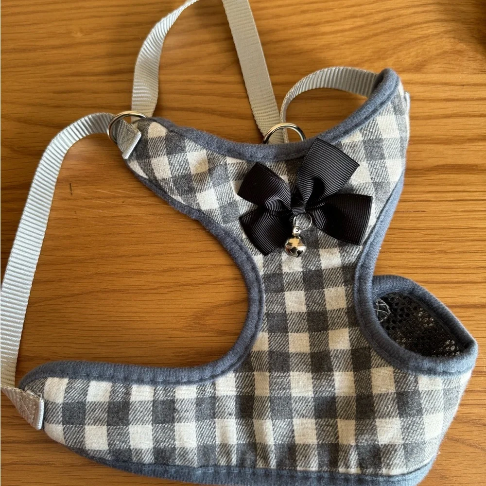 NWOT Cat Harness with Bow